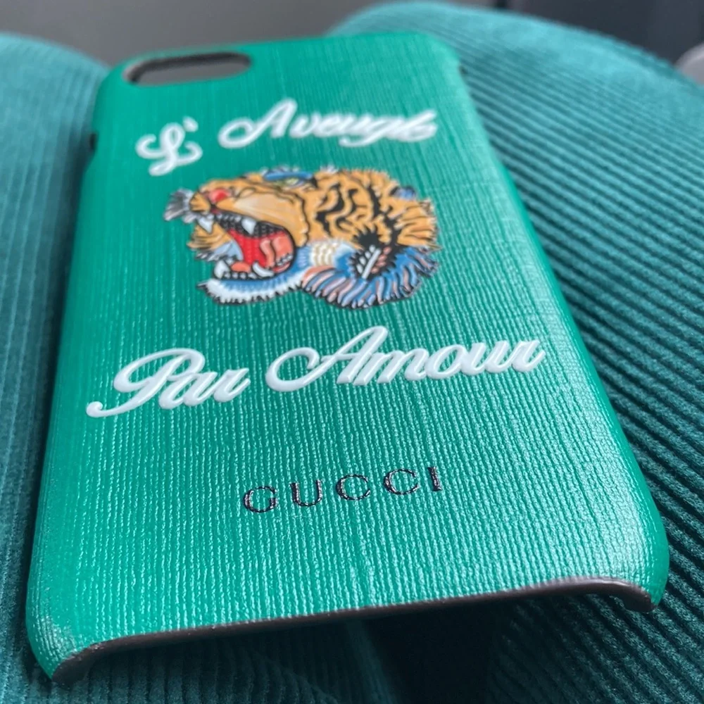 NWOT Gucci Green “Par Amour” Phone Case